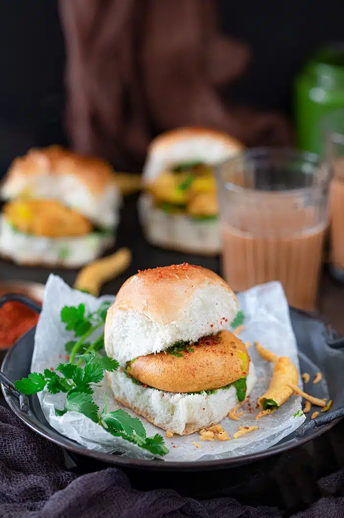 Batata on a plate served with chai