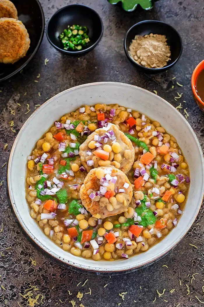 Ragda pattice on a plate