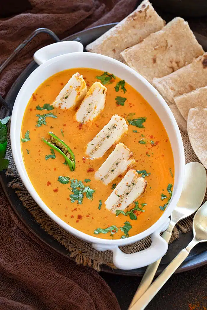 Paneer pieces dunked in pasanda gravy