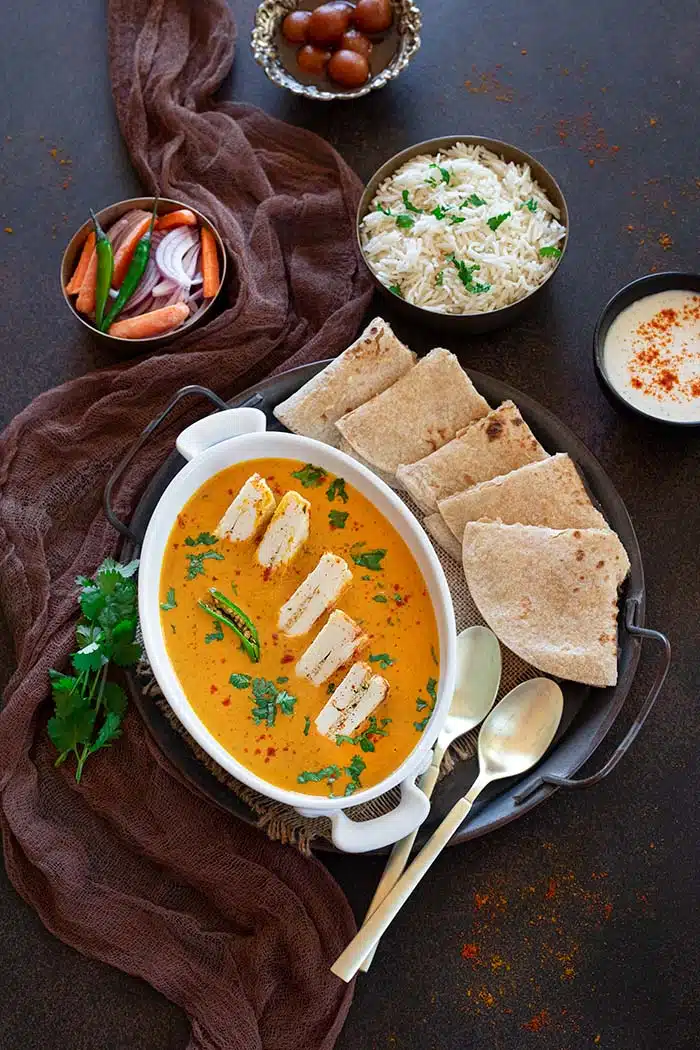 Shahi paneer served with roti