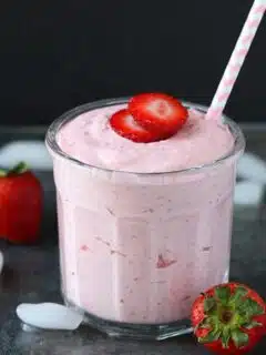 Strawberry-banana Smoothie - Ruchiskitchen