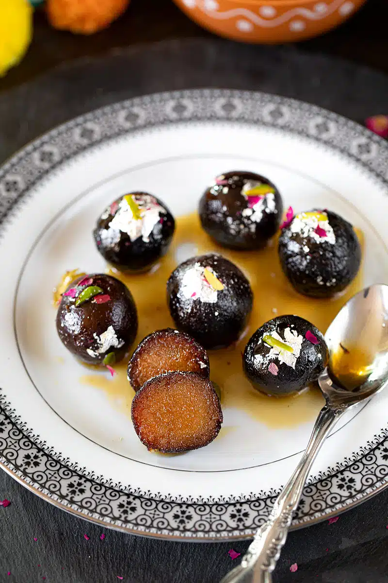 Sliced Kala Jamun interior look