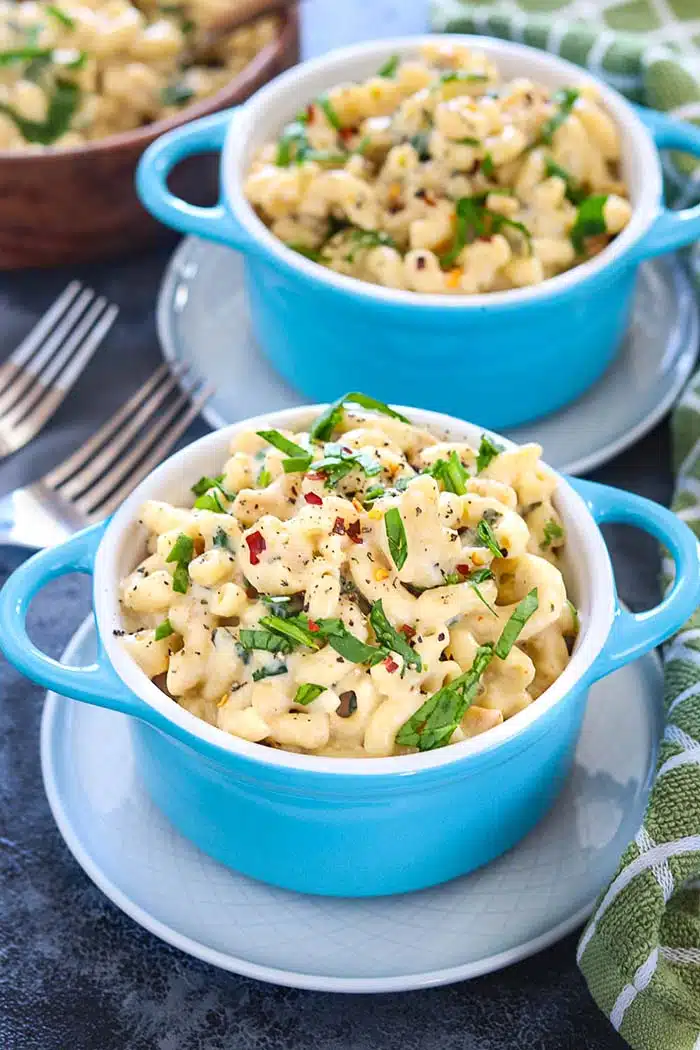 Mac and cheese in a blue bowl