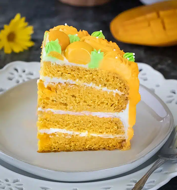 How to make an eggless mango cake